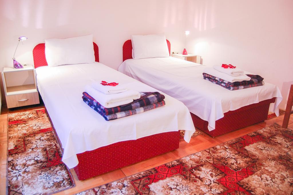 Hotel Montenegro Struga Bagian luar foto