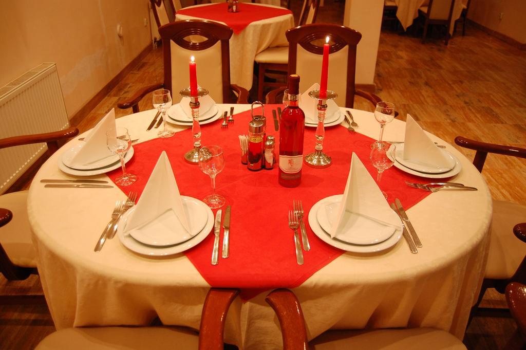 Hotel Montenegro Struga Bagian luar foto