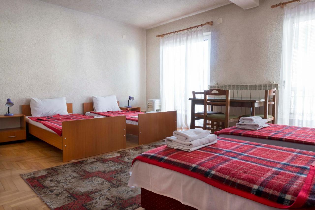 Hotel Montenegro Struga Bagian luar foto