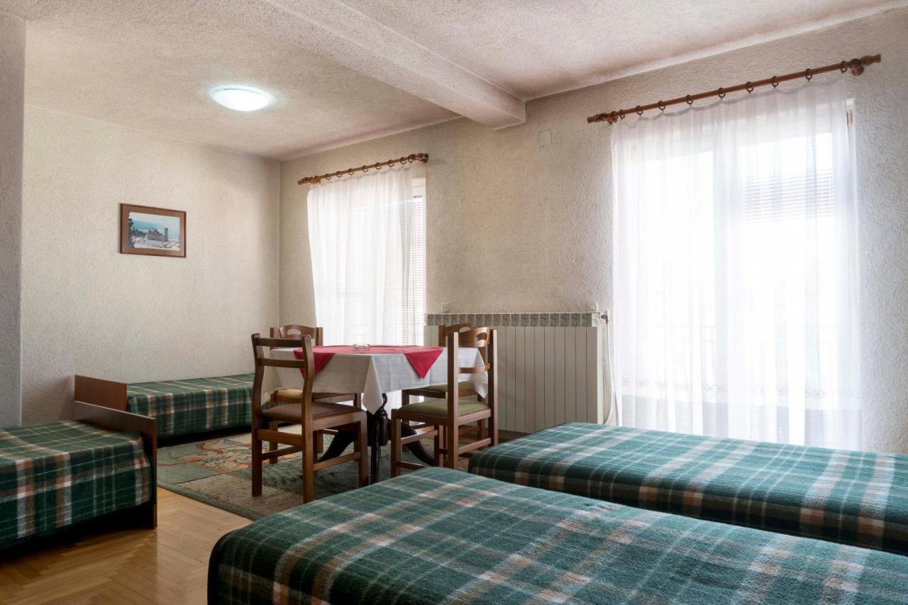 Hotel Montenegro Struga Bagian luar foto